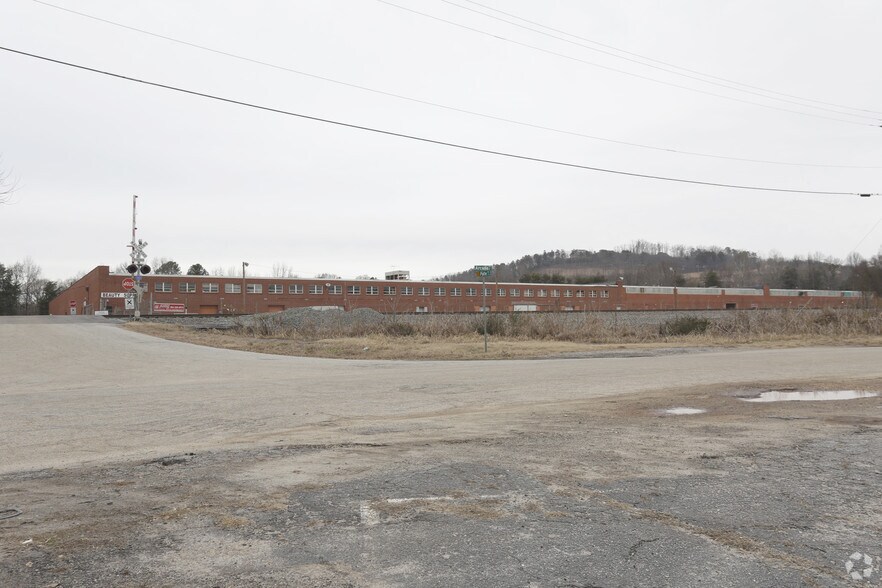 200 Pate Dr, Greenville, SC à louer - Photo principale - Image 2 de 11