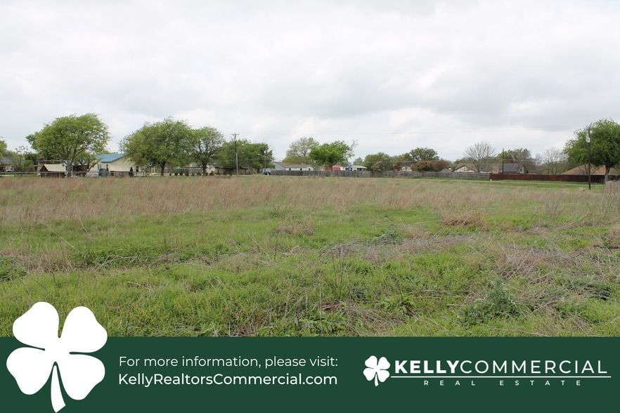 1725 W Spring Valley Rd, Hewitt, TX à vendre - Photo du bâtiment - Image 3 de 4