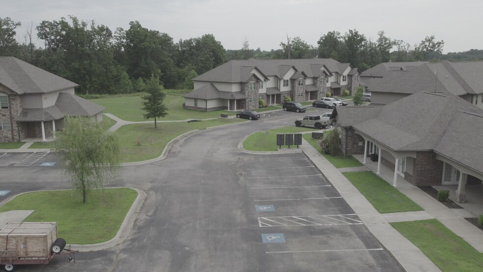 2500 Ridgeland Cir, Pocahontas, AR à vendre - Vidéo sur l’inscription commerciale - Image 3 de 35