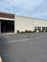 170-176 Mariner Dr, Southampton, NY for lease Interior Photo- Image 1 of 5