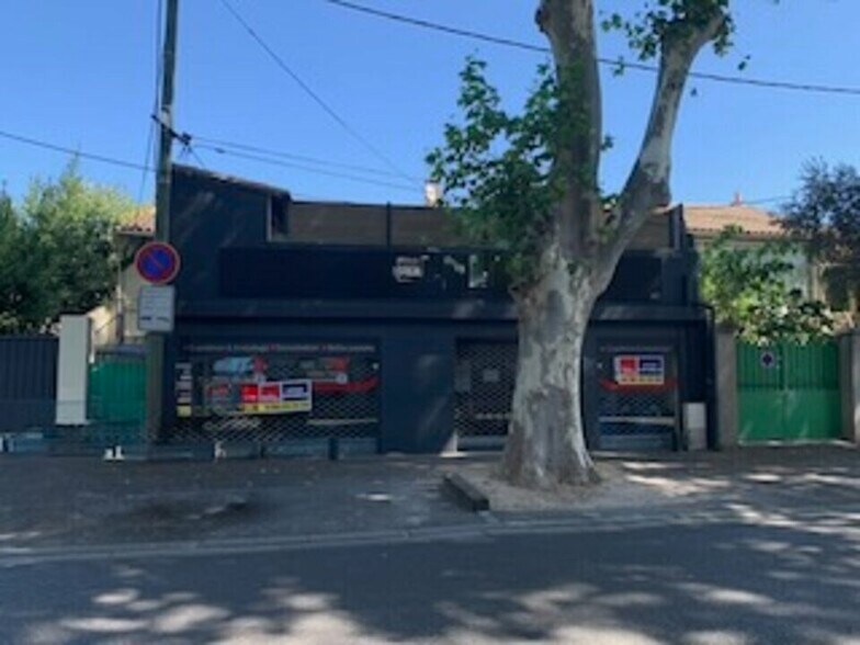 Retail in Avignon for sale - Building Photo - Image 1 of 12