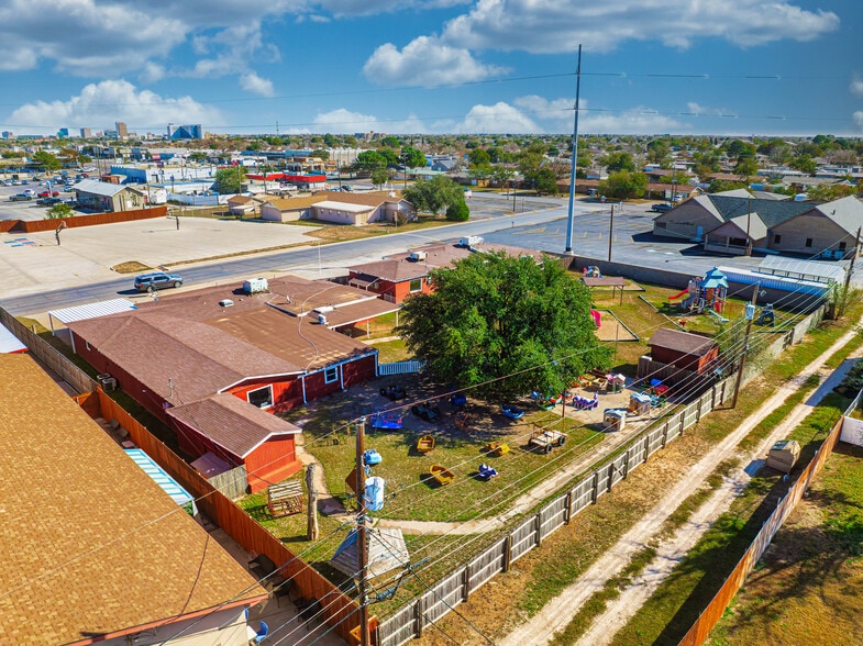 1005 Austin St, Midland, TX à vendre - Photo du bâtiment - Image 3 de 64