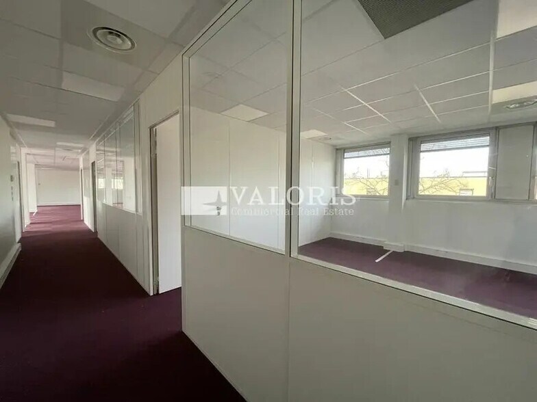 7 Rue Maryse Bastié, Bron à louer - Photo intérieure - Image 2 de 6
