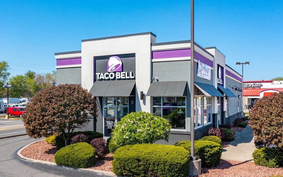 2780 Belvidere Rd, Waukegan, IL for sale - Building Photo - Image 2 of 8