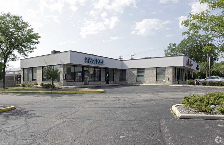 1710-1772 W Algonquin Rd, Schaumburg, IL for lease - Primary Photo - Image 2 of 19