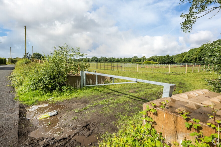 Knowsley Park, M57 Knowsley, Prescot for lease - Building Photo - Image 2 of 10
