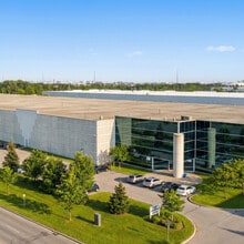 835 Intermodal Dr, Brampton, ON à louer Photo du bâtiment- Image 2 de 8