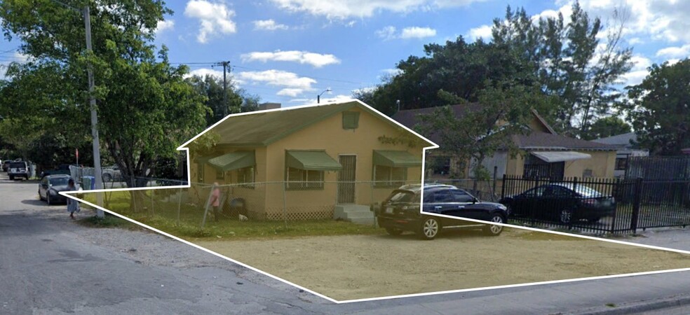 7560 NE Miami Ct, Miami, FL à vendre - Photo principale - Image 1 de 1