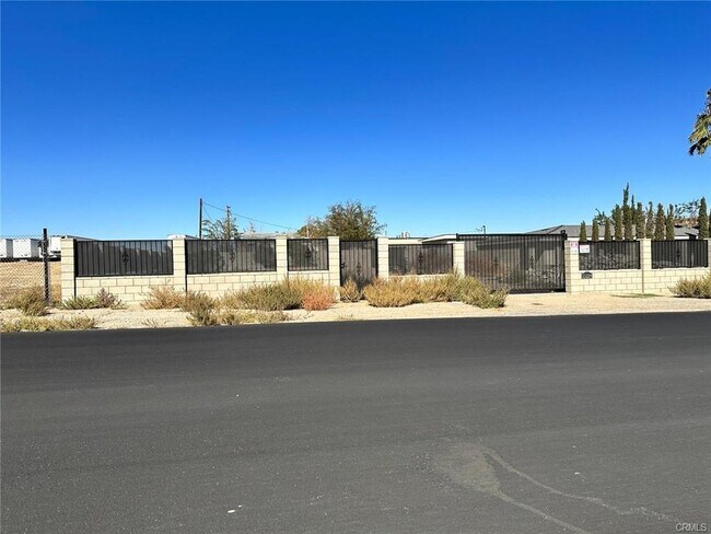 More details for 15224 Bonanza Rd, Victorville, CA - Retail for Sale