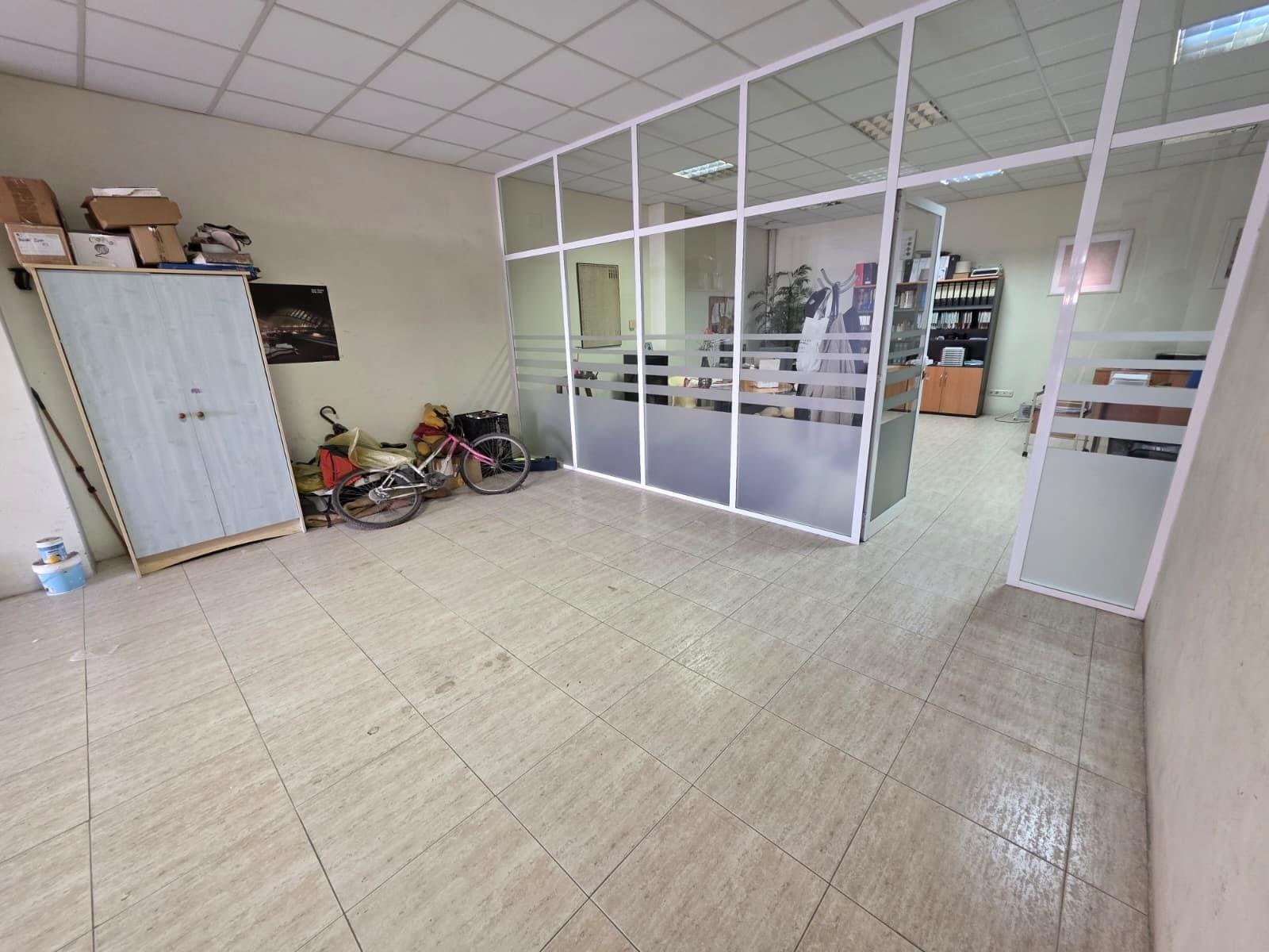 Retail in Igualada, Barcelona for lease Interior Photo- Image 1 of 4