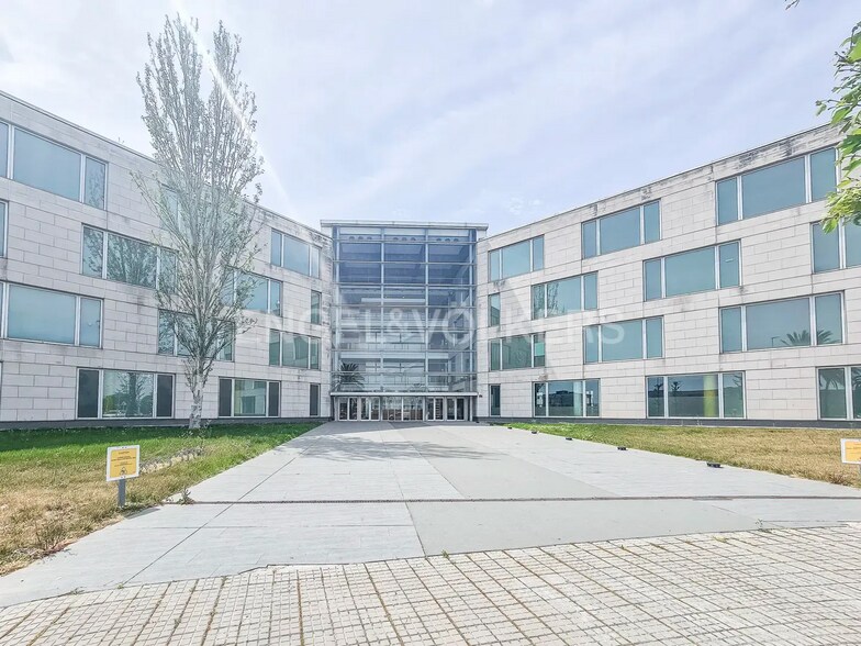 Bureau dans El Prat de Llobregat, Barcelona à louer - Photo du bâtiment - Image 2 de 9