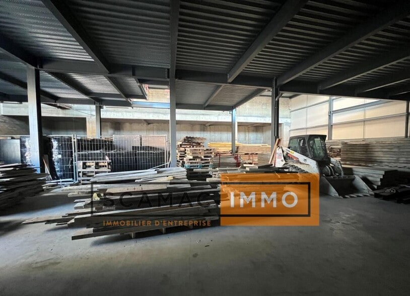 Industrial in Montfermeil for lease - Interior Photo - Image 1 of 29