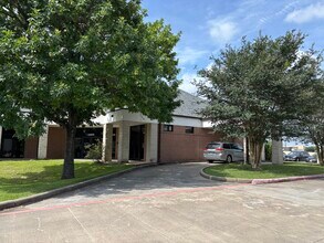 2404 Smith Ranch Rd, Pearland, TX for lease Building Photo- Image 2 of 13