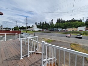 311 NW Kerron Ave, Winlock, WA for sale Interior Photo- Image 2 of 6