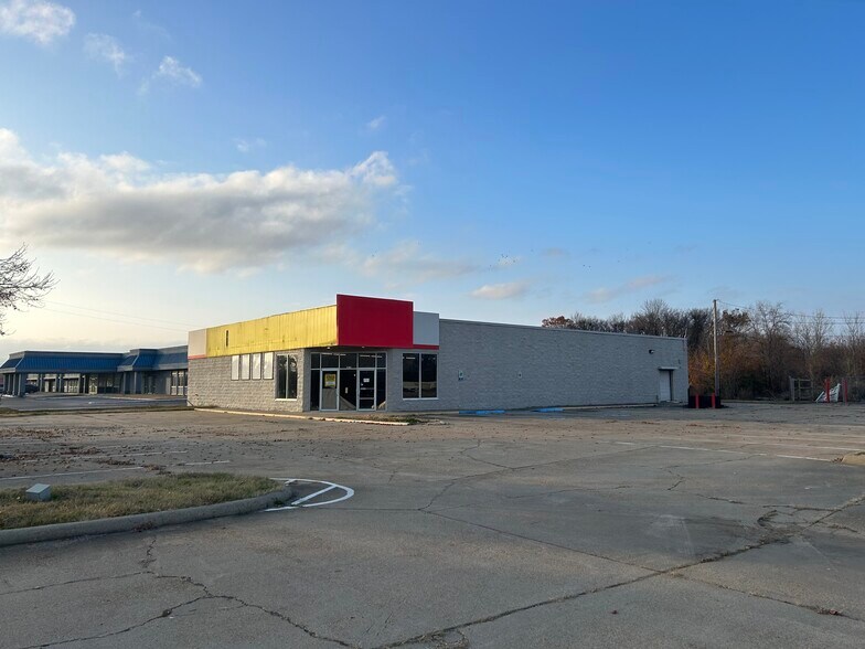 2818 US-82, Greenville, MS à vendre - Photo du bâtiment - Image 3 de 7