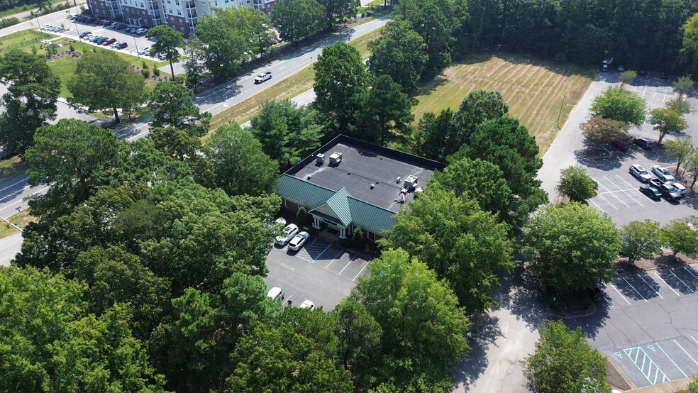 266 McLaws Cir, Williamsburg, VA for sale - Building Photo - Image 3 of 21