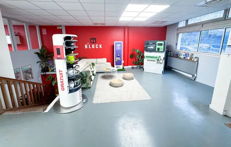 Office in Clichy for lease Interior Photo- Image 1 of 16