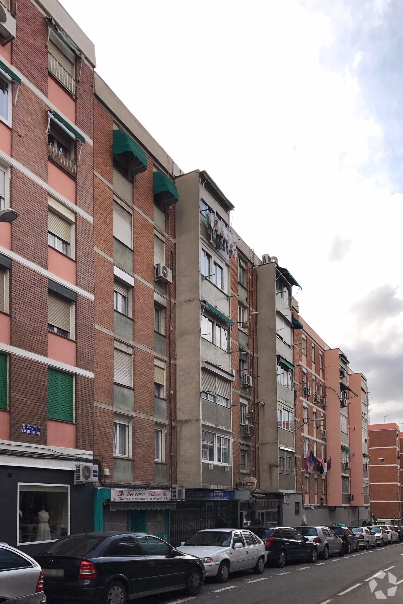 Calle Maximiliano, Madrid, Madrid à louer Photo du bâtiment- Image 1 de 3
