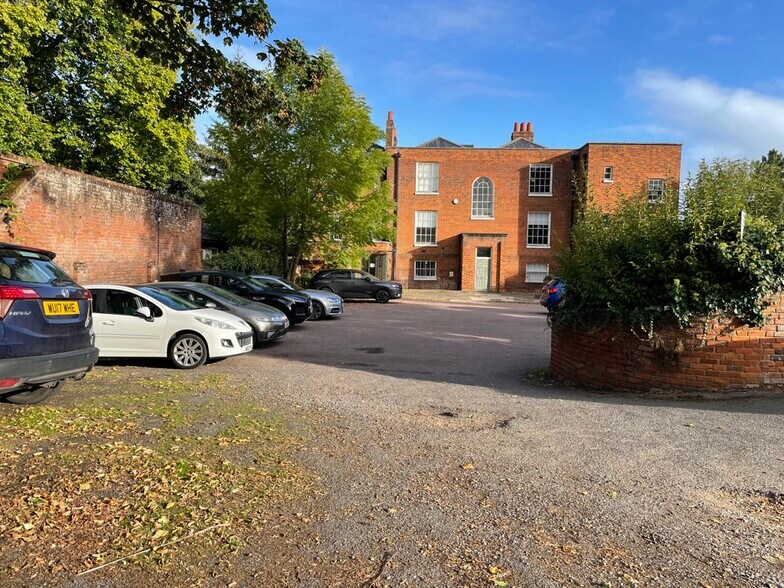 160 Bridge Rd, Maidenhead à vendre - Photo du bâtiment - Image 3 de 8