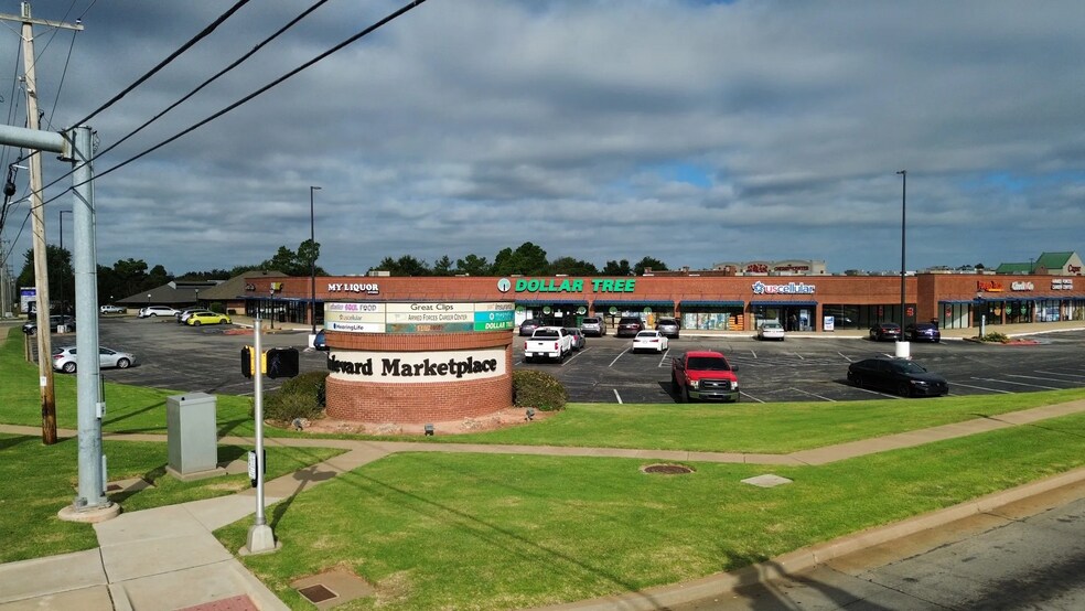 101 N Douglas Blvd, Midwest City, OK à louer - Photo du bâtiment - Image 3 de 11