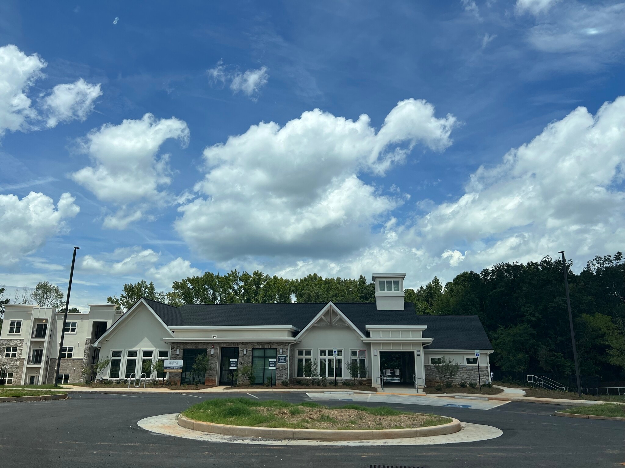 4039 Hanover Way, Ellenwood, GA for lease Building Photo- Image 1 of 20