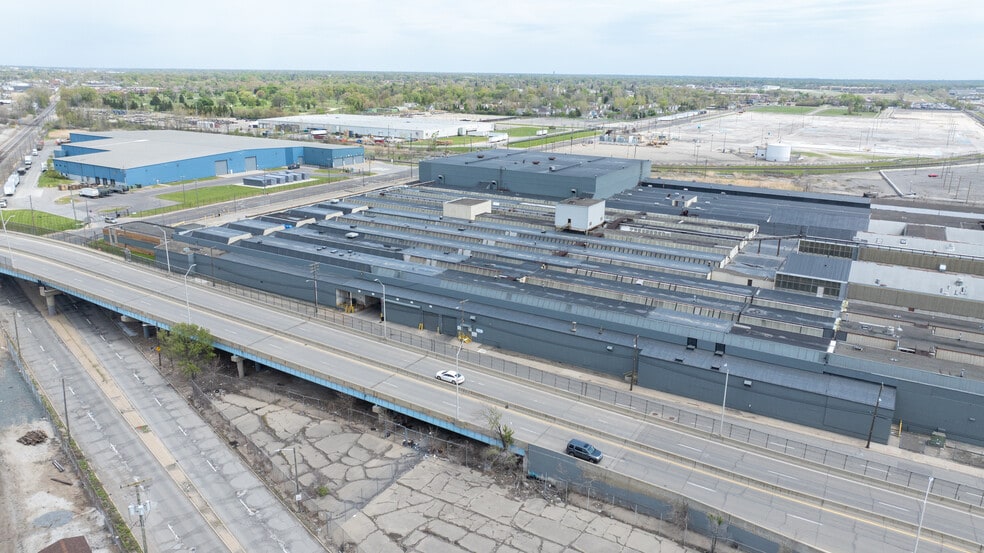 6334 Lynch Rd, Detroit, MI for lease - Building Photo - Image 3 of 11