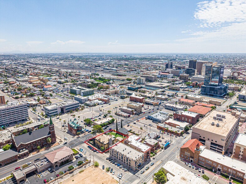1011 N Mesa St, El Paso, TX à vendre - Photo du bâtiment - Image 3 de 16