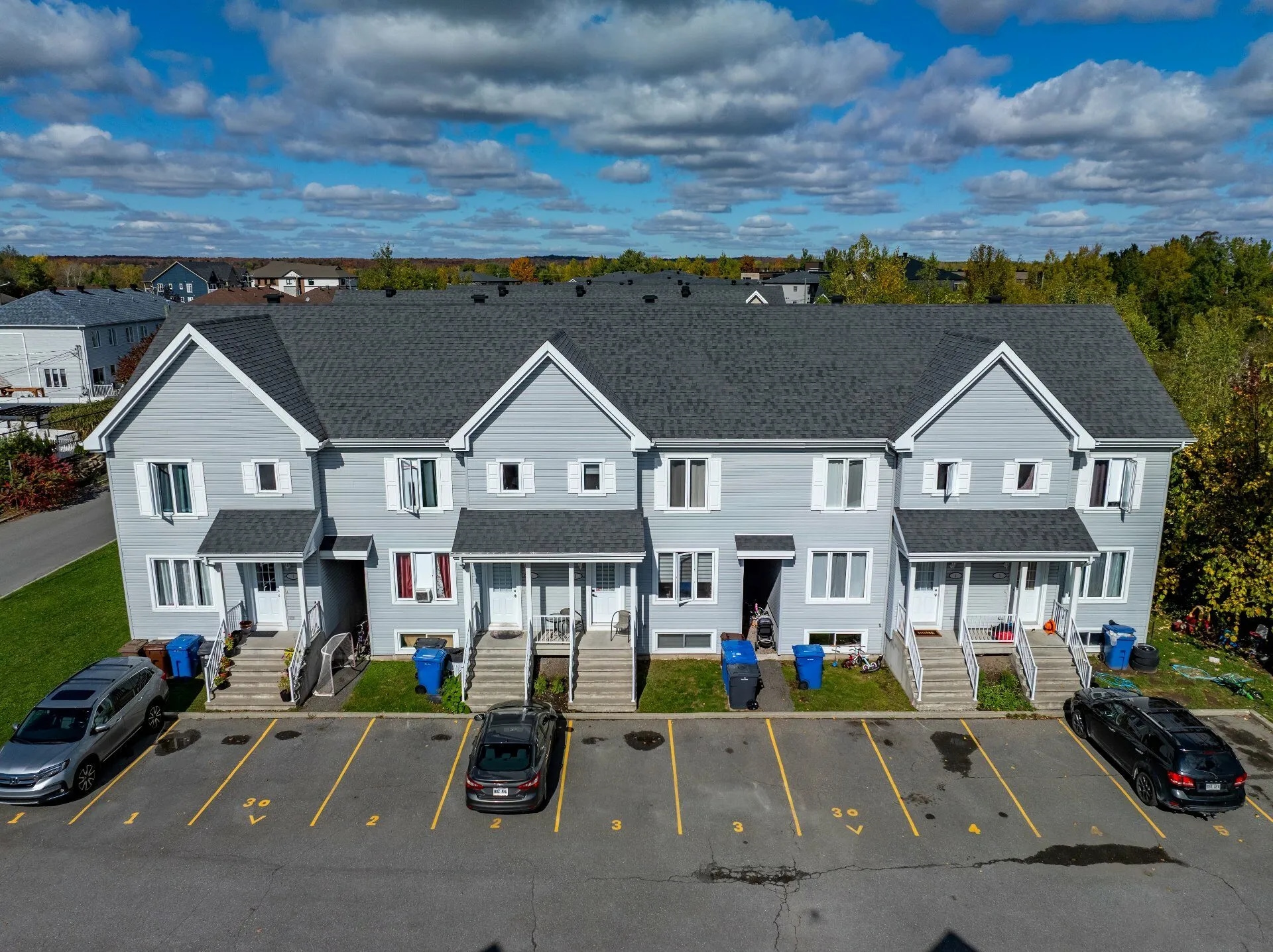 30 Rue Lemieux, Granby, QC for sale Primary Photo- Image 1 of 4