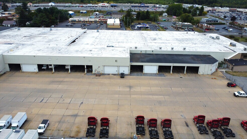 891 Beaver Dr, Du Bois, PA à vendre - Photo du bâtiment - Image 2 de 6