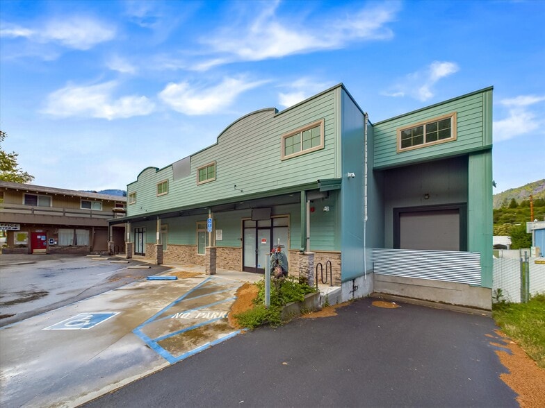 39057 State Highway 299, Willow Creek, CA for sale - Building Photo - Image 1 of 44