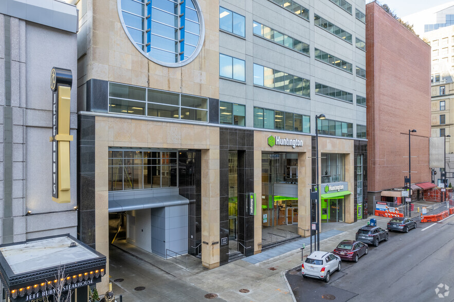 525 Vine St, Cincinnati, OH for lease - Building Photo - Image 2 of 7