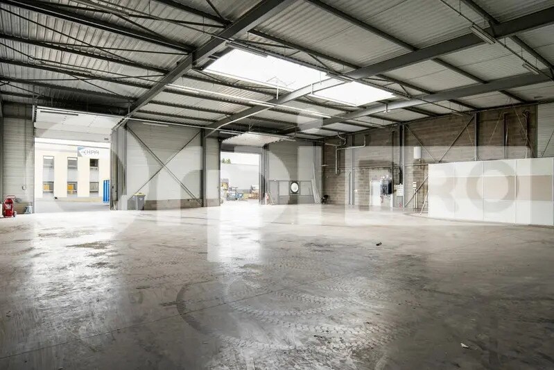 Flex in Arnas for lease - Interior Photo - Image 2 of 4