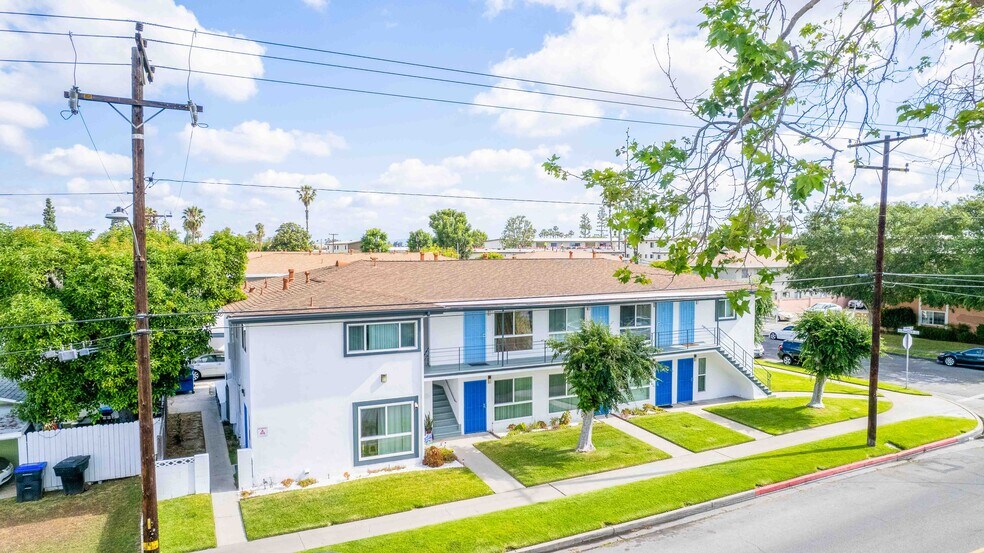12221 Peacock Ct, Garden Grove, CA à vendre - Photo du bâtiment - Image 3 de 20