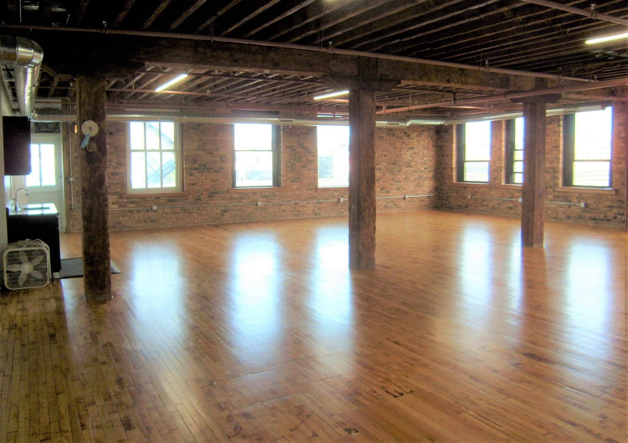 346 N Justine St, Chicago, IL for lease Interior Photo- Image 1 of 3