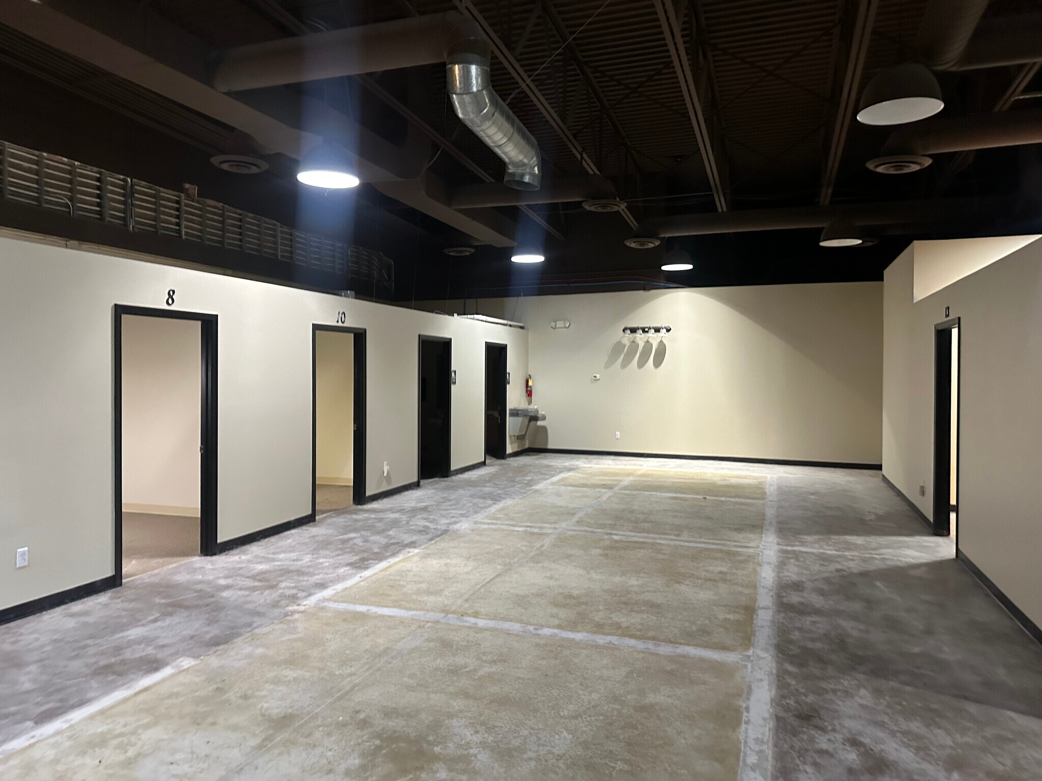 5761 C St SW, Cedar Rapids, IA for lease Building Photo- Image 1 of 5