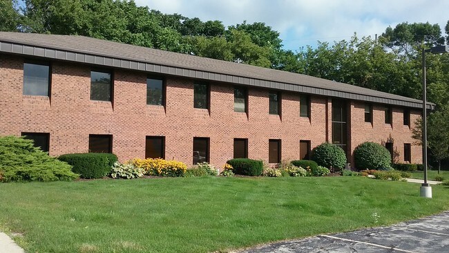 More details for 20700 Watertown Rd, Waukesha, WI - Office for Lease