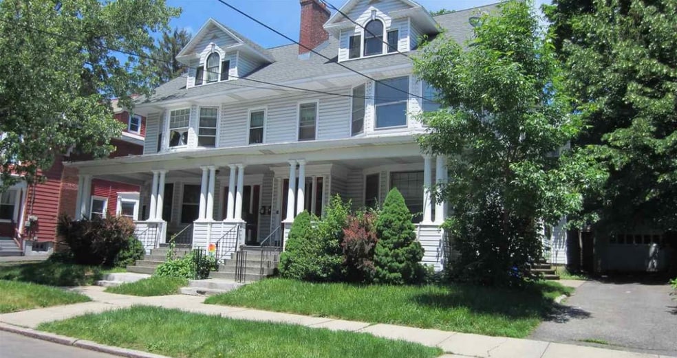 Investor Portfolio portfolio of 4 properties for sale on LoopNet.ca - Building Photo - Image 2 of 15