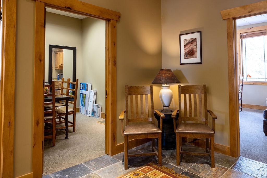 4252 Highland Dr, Salt Lake City, UT 84124 - Unit 105 - - Interior Photo - Image 2 of 31