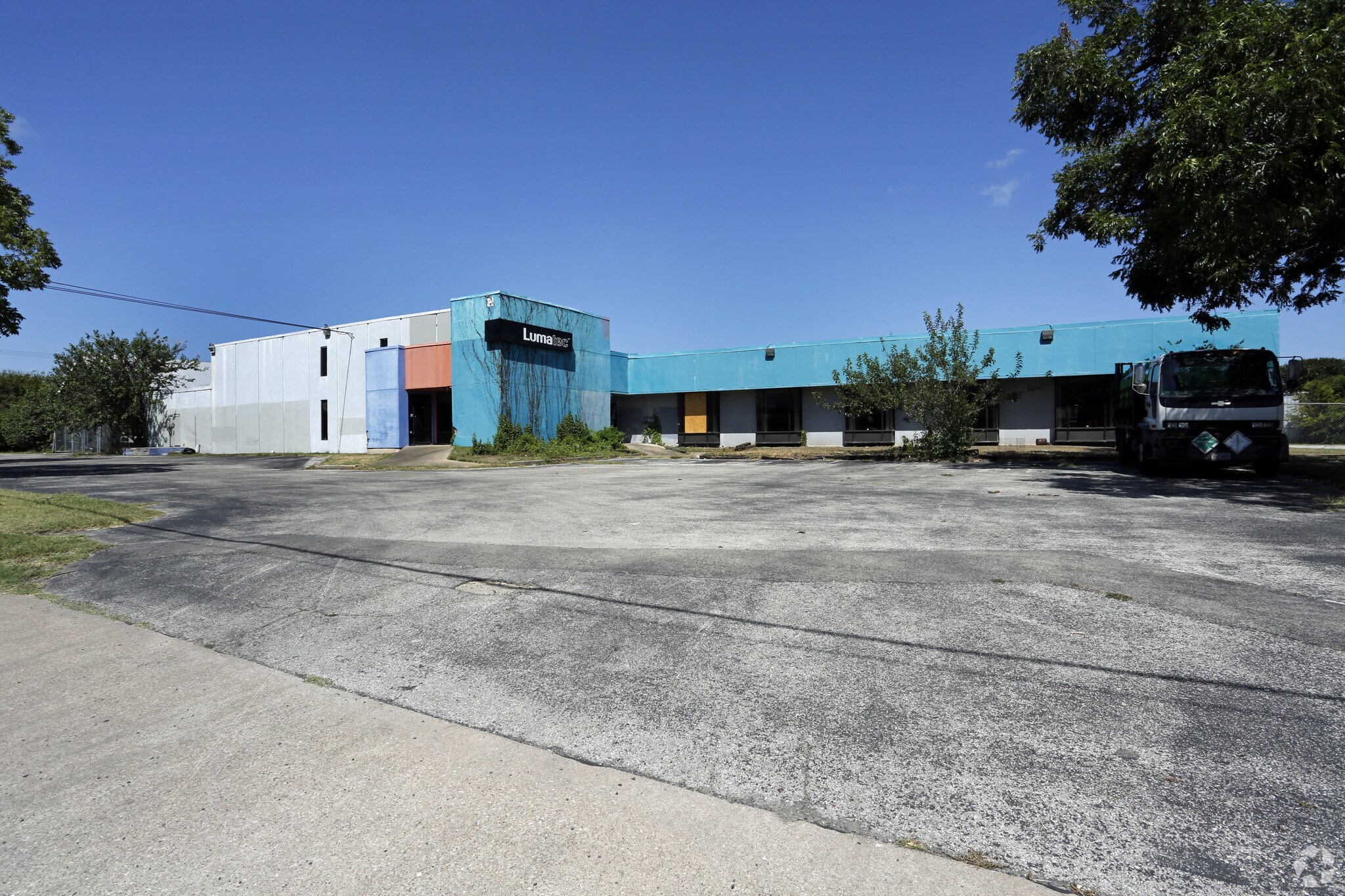 500 Shady Ln, Austin, TX for lease Building Photo- Image 1 of 3
