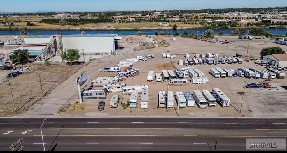 2000 Yellowstone hwy, Idaho Falls, ID à vendre - Photo du bâtiment - Image 1 de 10