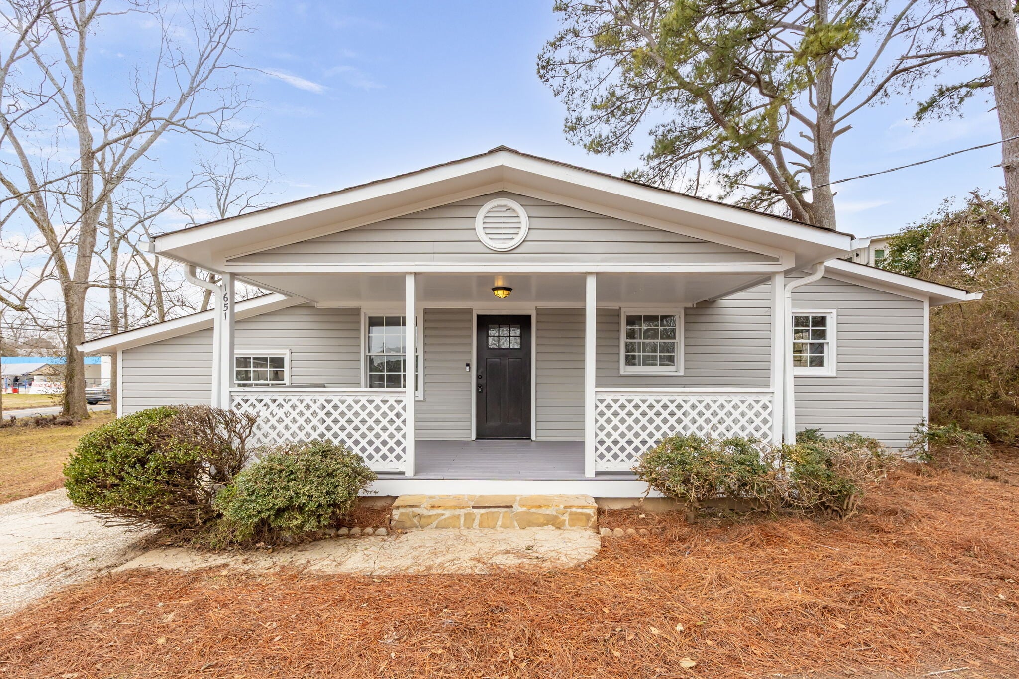 1651 Donna Lynn Dr, Smyrna, GA for sale Primary Photo- Image 1 of 42