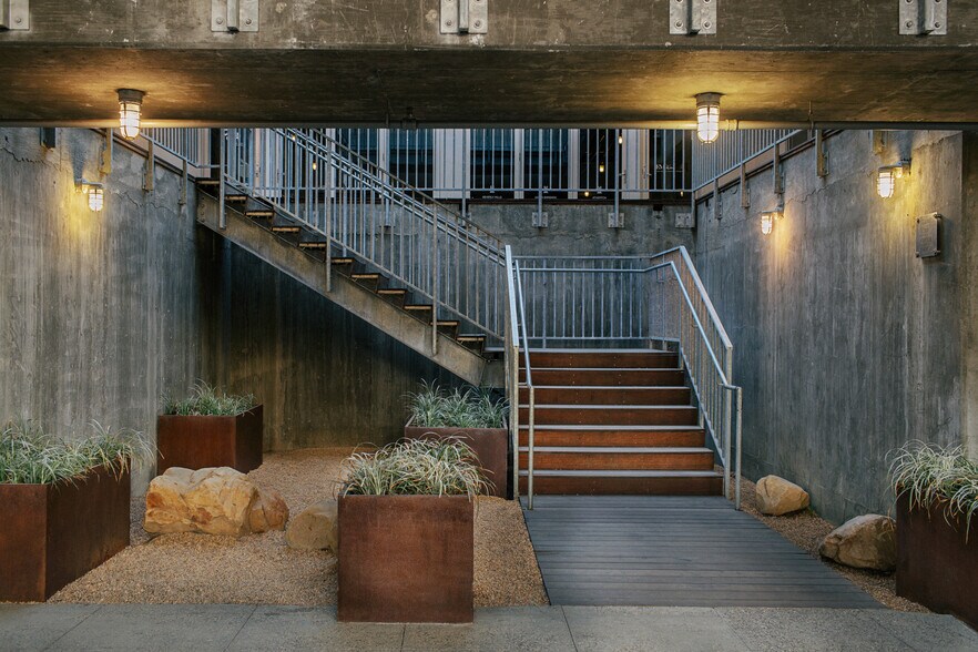 116 E Yanonali St, Santa Barbara, CA à louer - Photo du bâtiment - Image 2 de 7