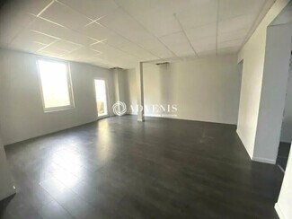 Plus de détails pour Commerce de détail à louer