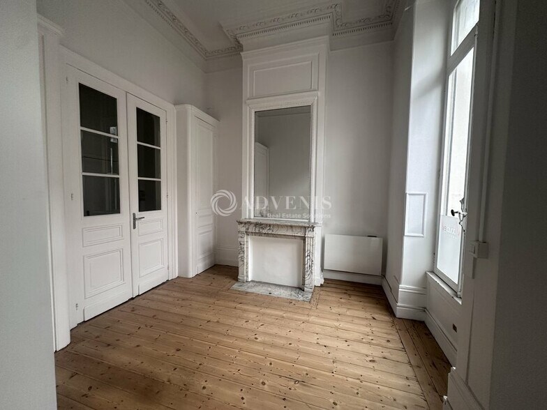 Office in Lille for lease - Interior Photo - Image 3 of 4