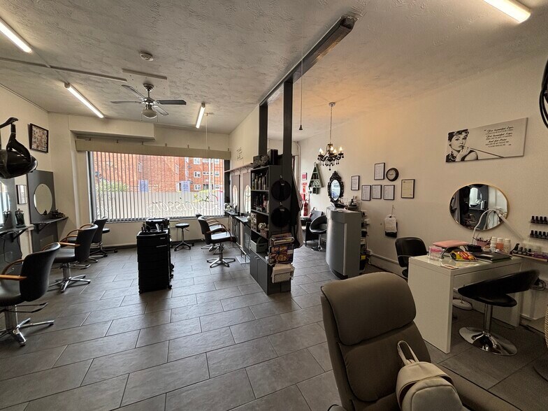 2A Churchill Av, Melksham à vendre - Photo du bâtiment - Image 3 de 5