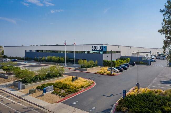 Plus de détails pour 4000 Ruffin Rd, San Diego, CA - Industriel à louer