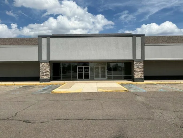 21300-21700 Ecorse Rd, Taylor, MI for lease - Building Photo - Image 3 of 8