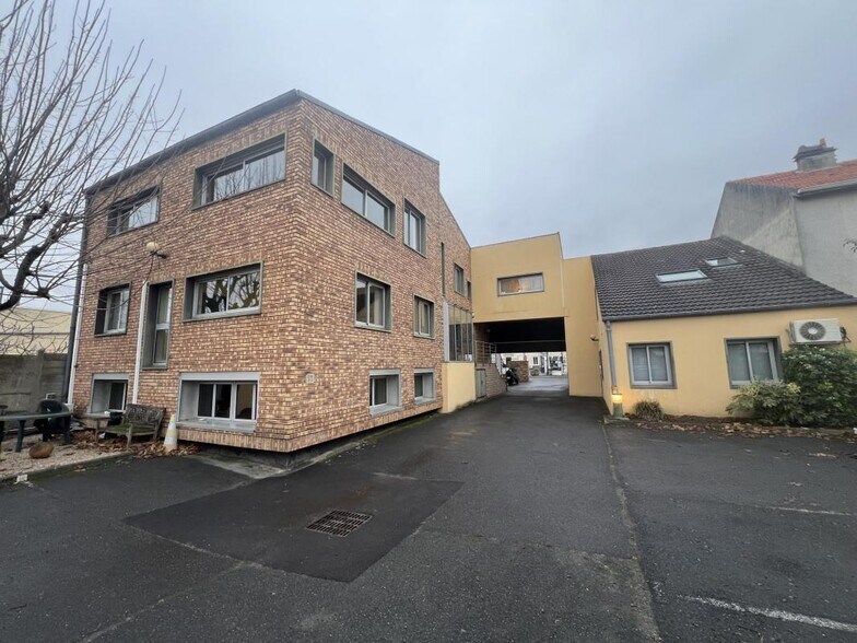 2 Bis Rue Des Coquelicots, Longjumeau for sale - Building Photo - Image 1 of 9