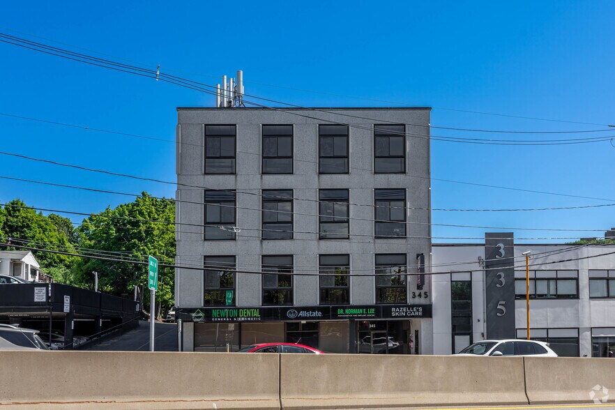 345 Boylston St, Newton, MA à louer - Photo du bâtiment - Image 2 de 24