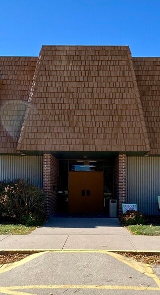 124 W 46th St, Kearney, NE for sale - Building Photo - Image 2 of 9